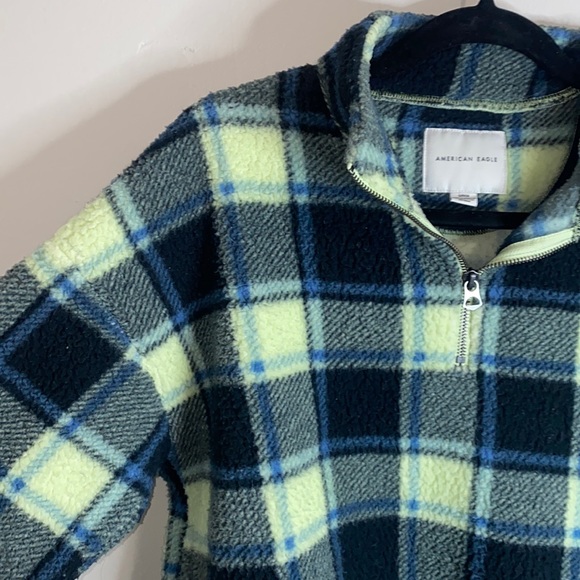 American Eagle Outfitters Jackets & Blazers - 🐚American Eagle Plaid Pullover!
